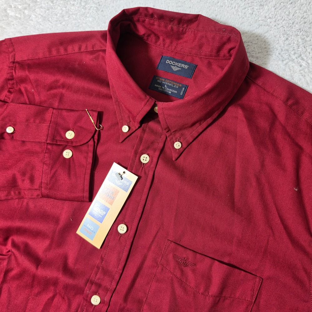 NEW! Dockers Button Down Shirt Mens L Red L/S Stain Defender No Wrinkles